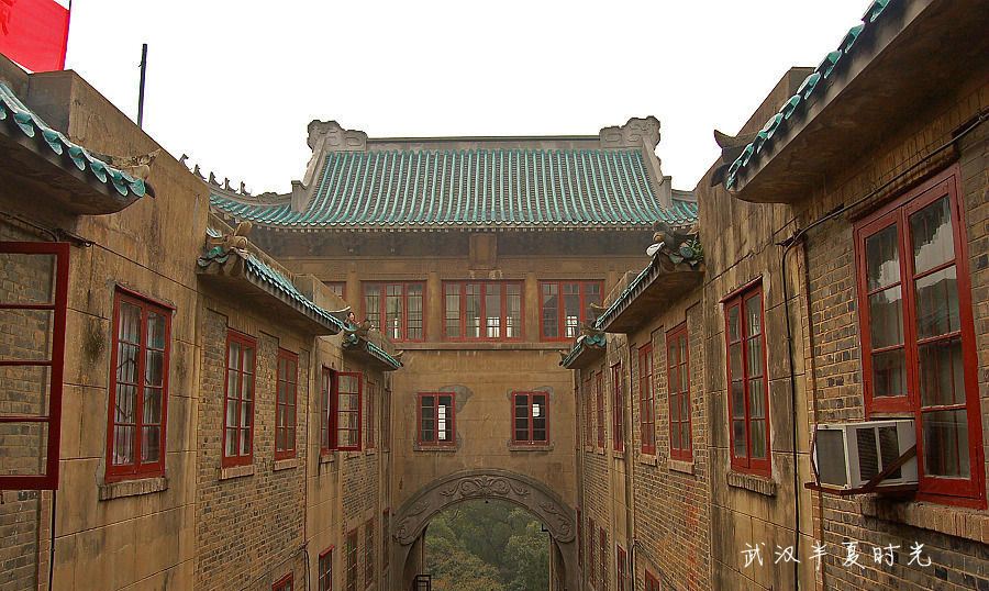 武汉半夏时光青年旅舍