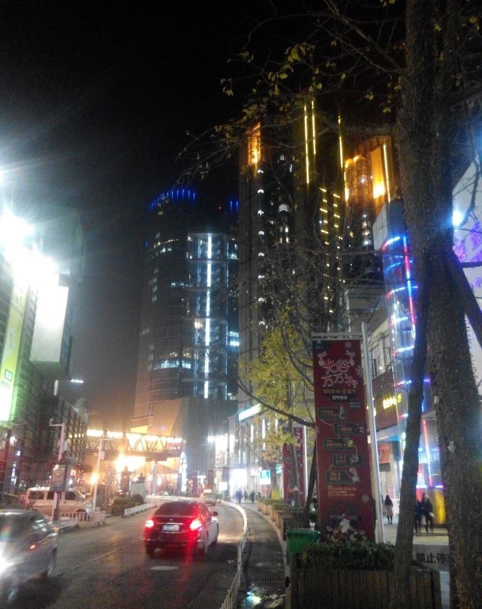 创业旅馆(武汉光谷广场地铁站店)