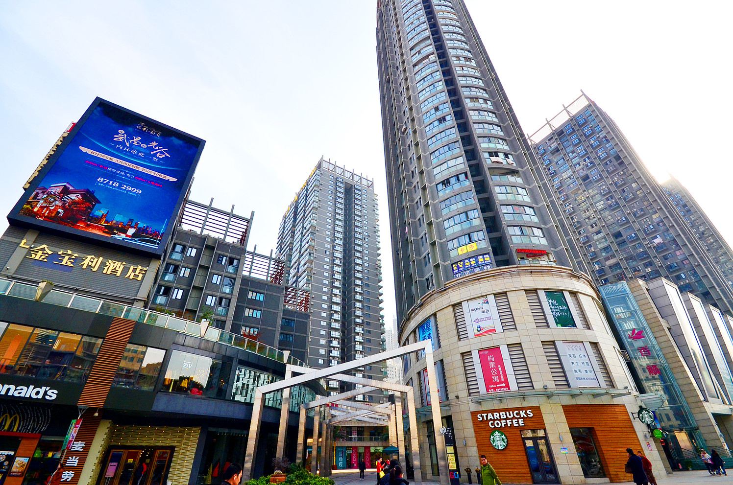 爱情公寓(武汉江汉路地铁站店)