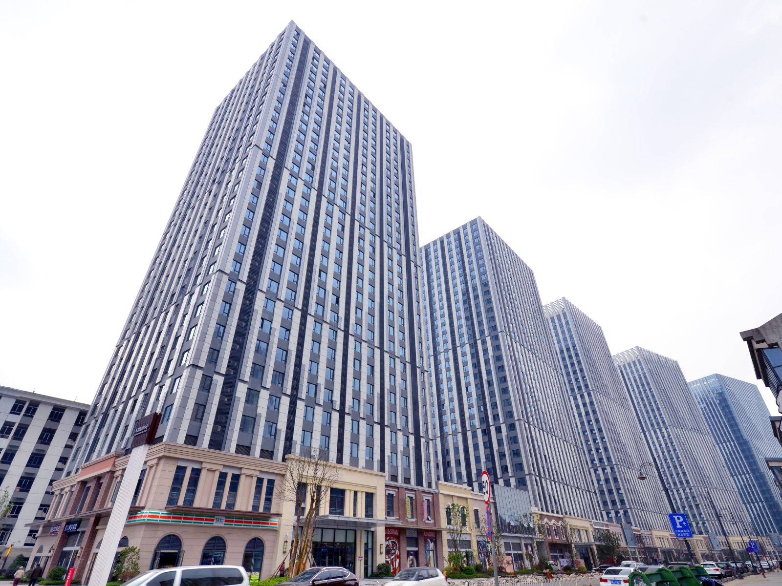 优居自助湖景酒店(武汉经开万达店)