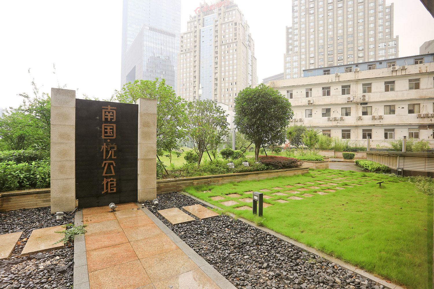 武汉双地铁洪山广场精品公寓