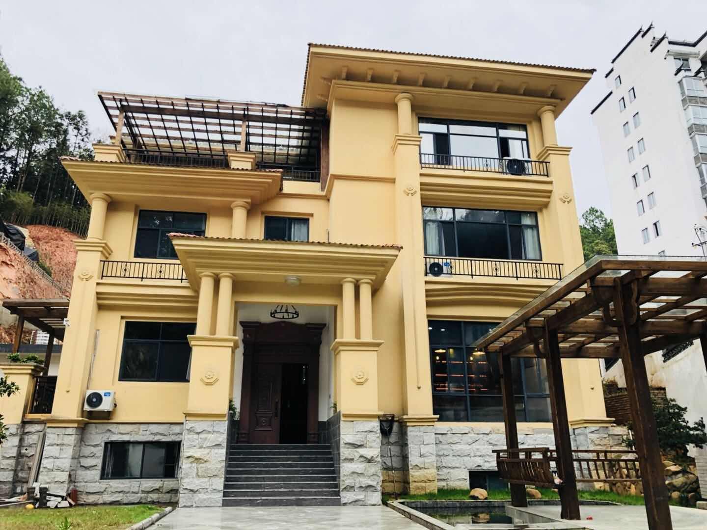 coloroom荨间客栈(婺源高铁站店)