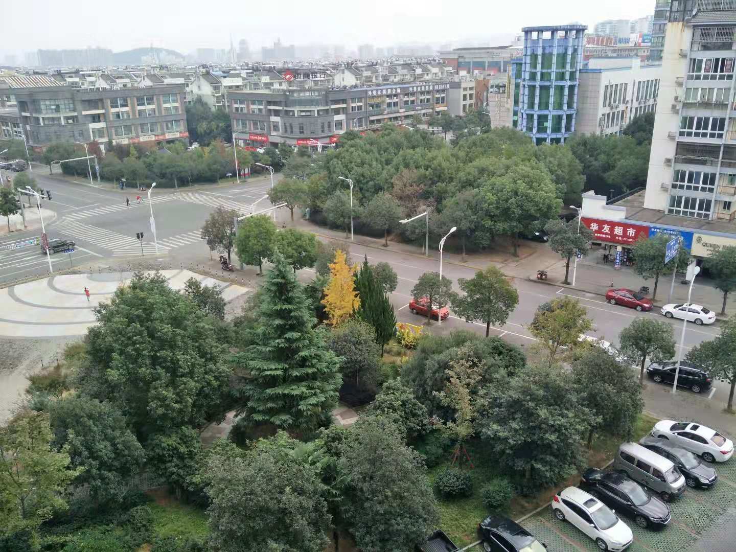 怡莱酒店(余姚万达广场店)