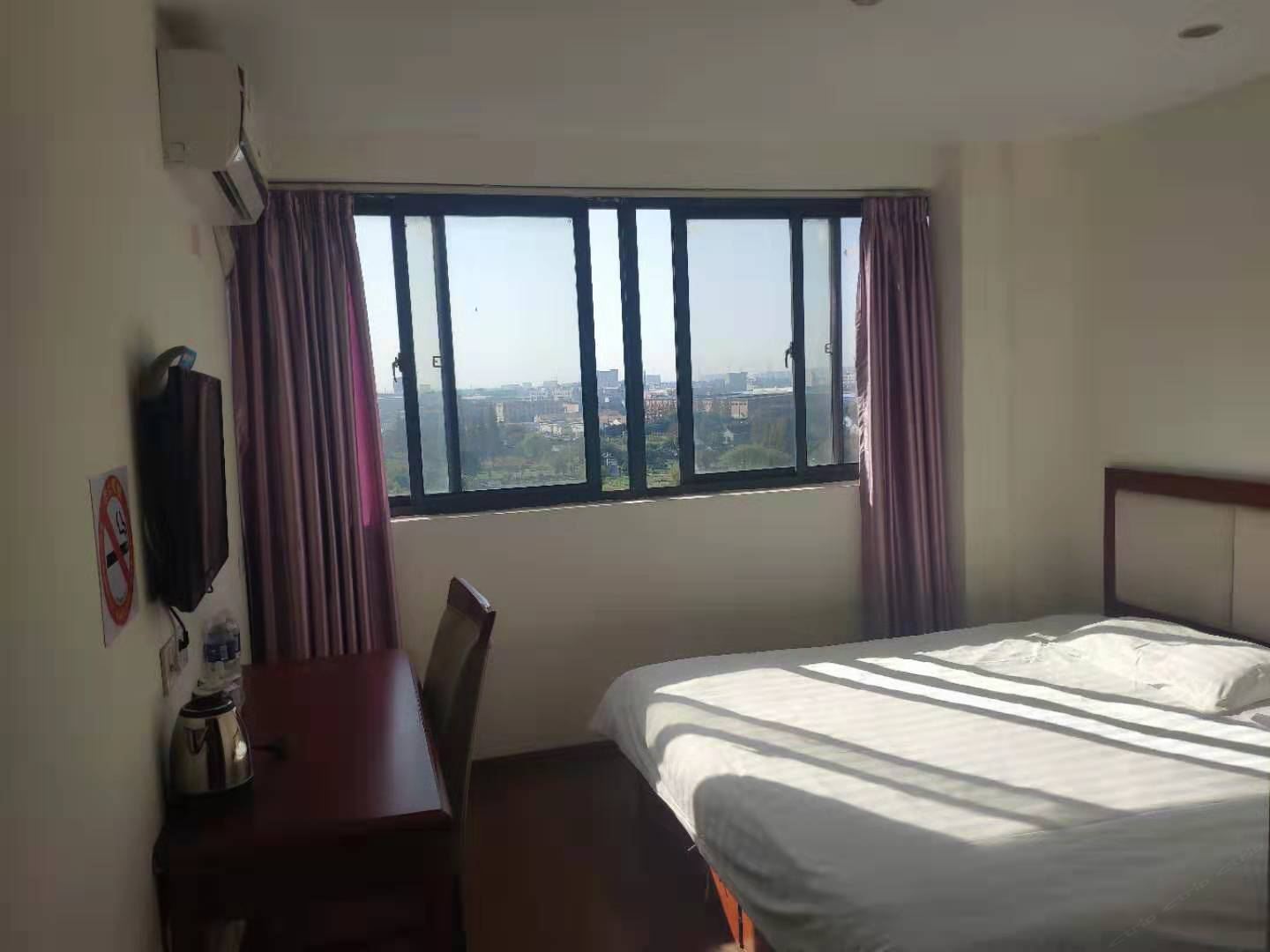 商务大床房