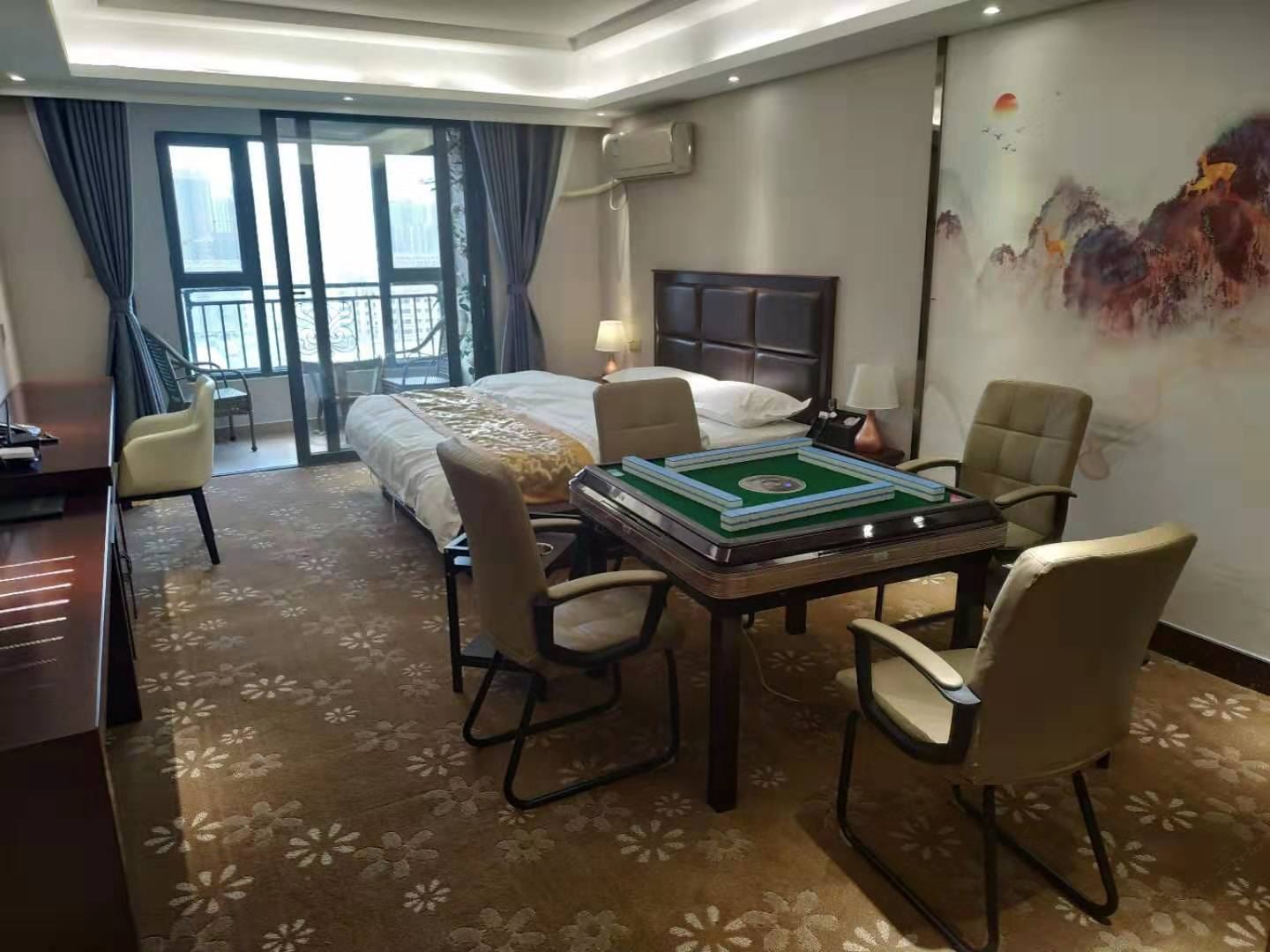 豪华商务大床房