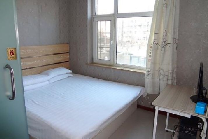 阳光大床房