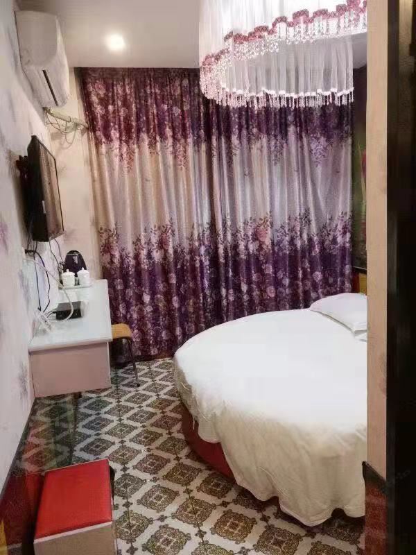 豪华圆床房