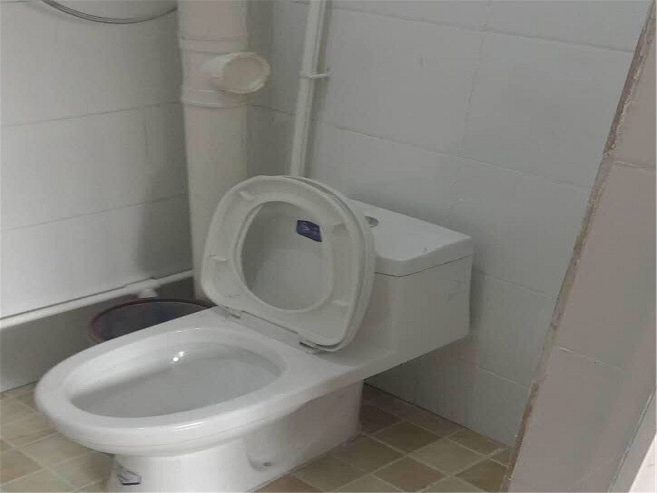 欢乐一室大床房