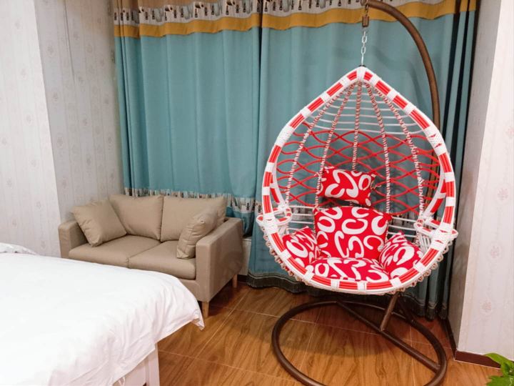 情有独钟大床房