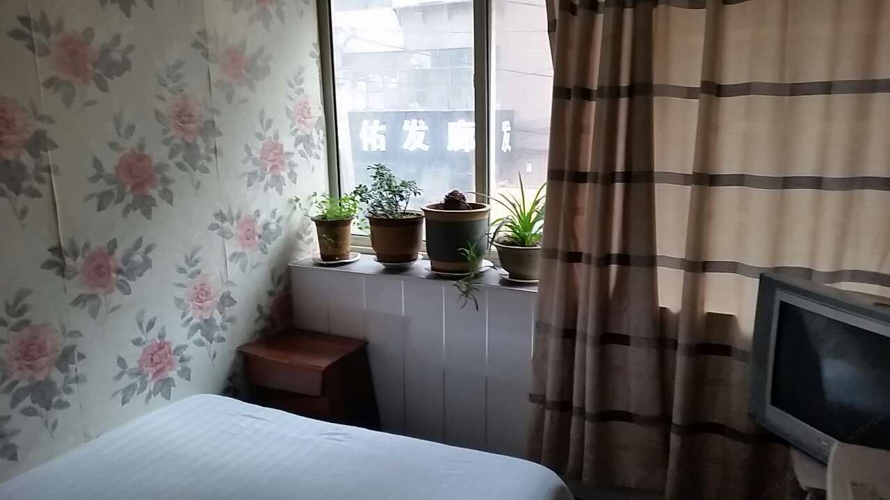 普通间(公共卫浴)