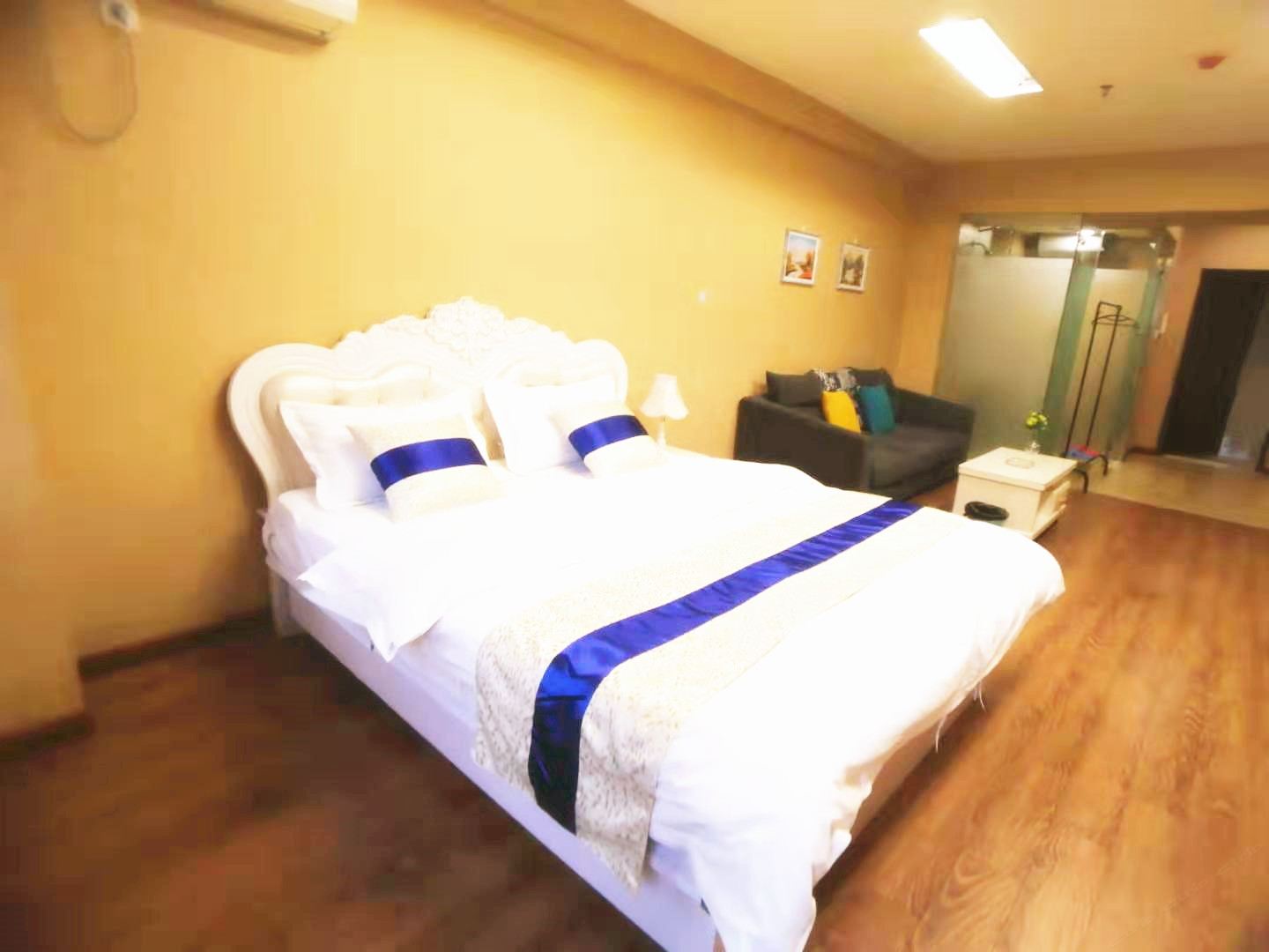 法式轻奢大床房