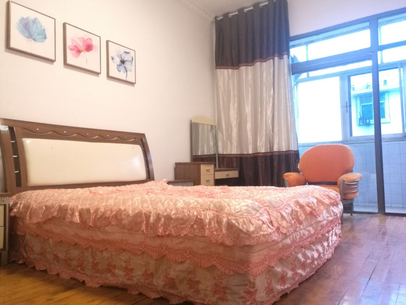 阳光三室一厅套房
