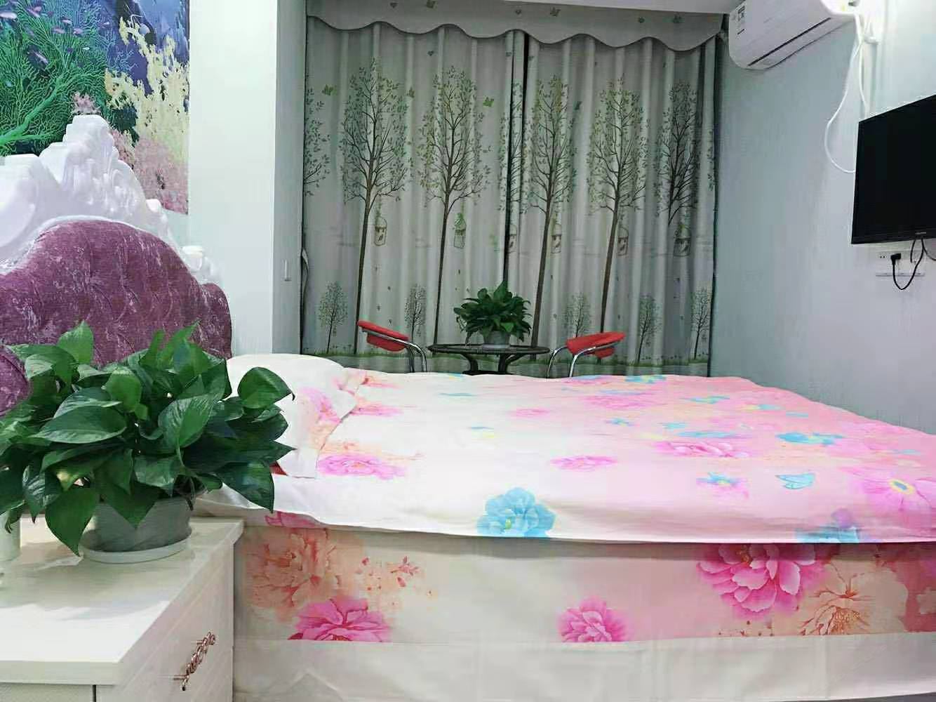 阳光大床房