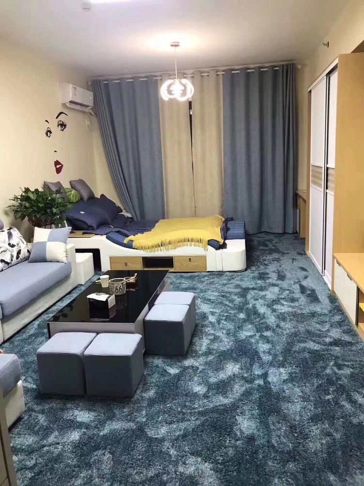 情侣一室大床房