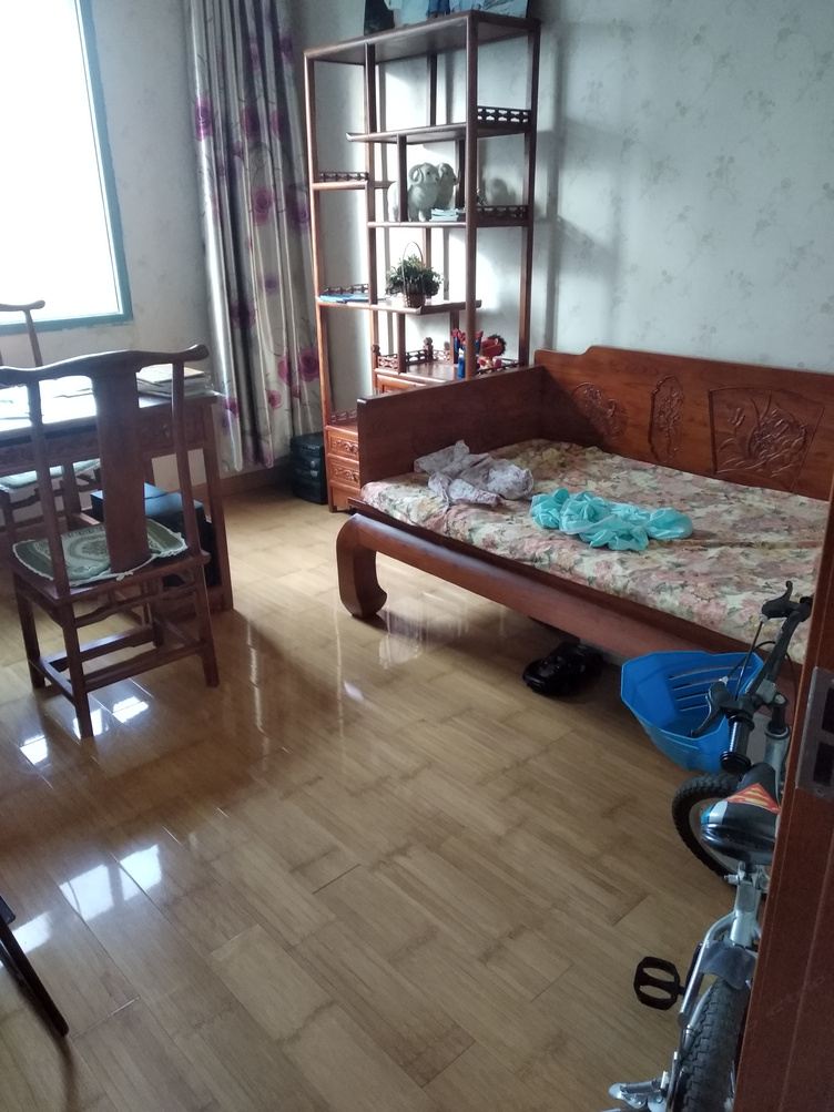 时光三室二厅套房