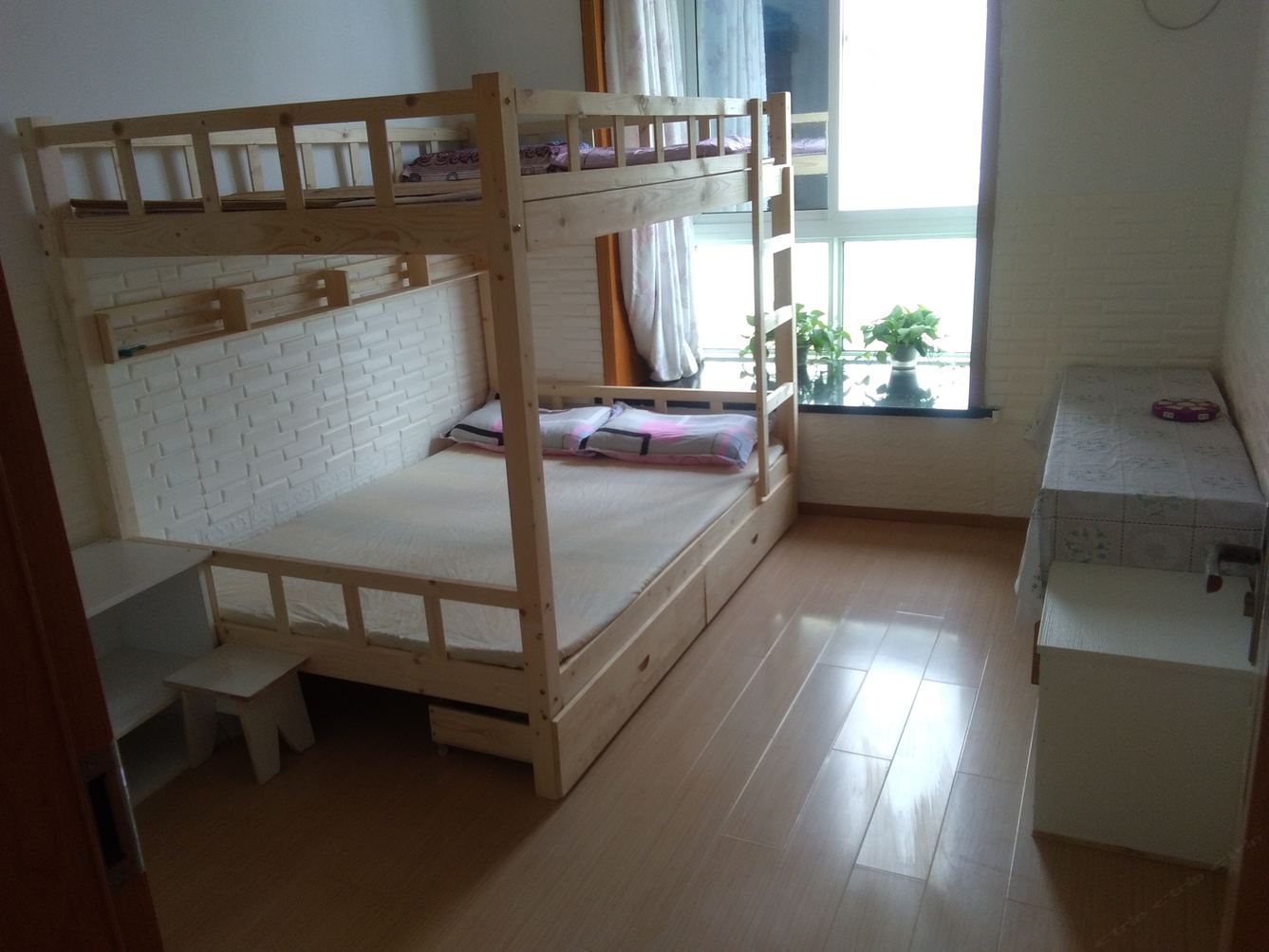 简约三室二厅套房