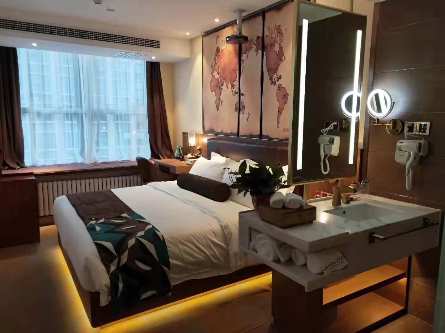 巨幕影视大床房