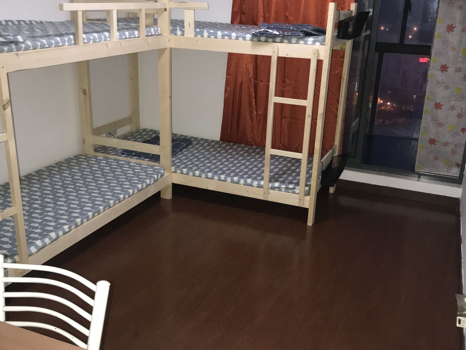 4人间(床位)(公共卫浴)