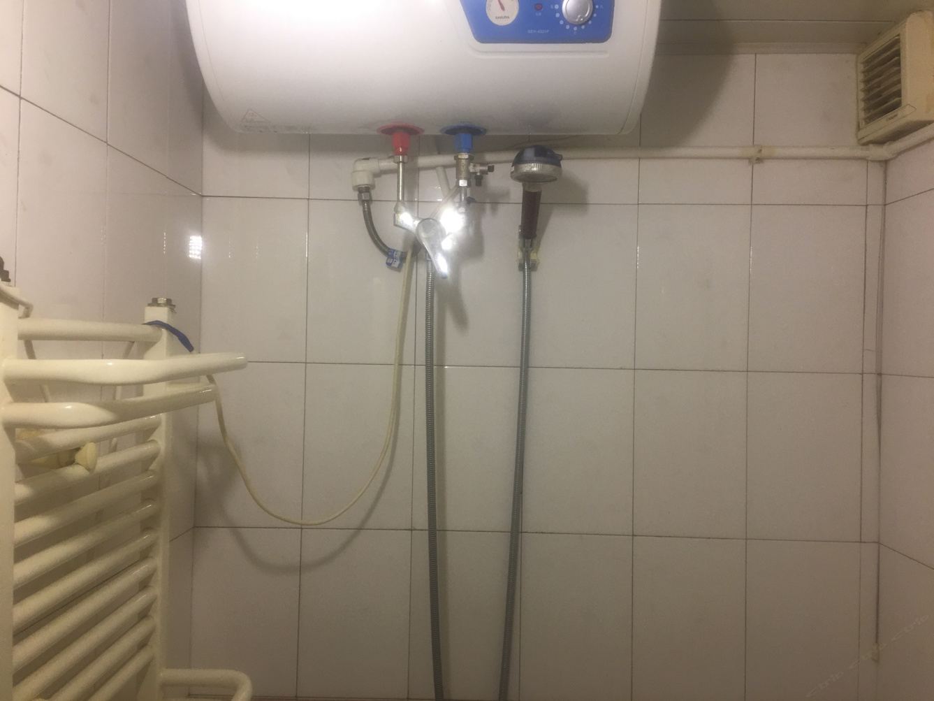 家庭三室一厅套房
