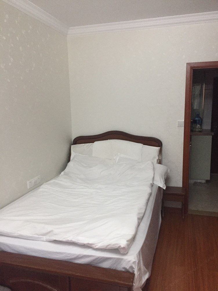 精装一室大床房