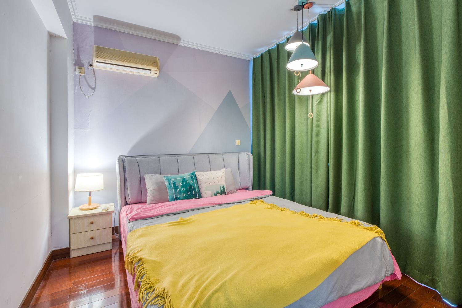 精装二室二厅套房