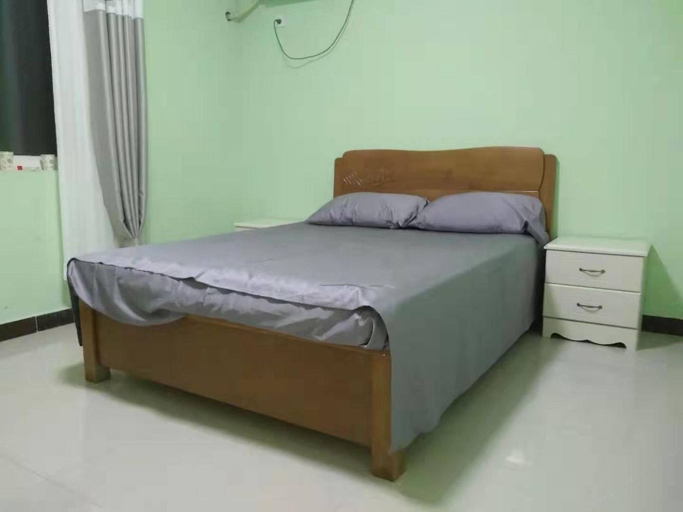 简约三室三床房