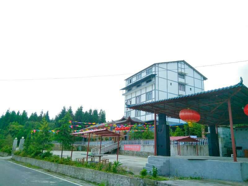 石柱野猪林度假村
