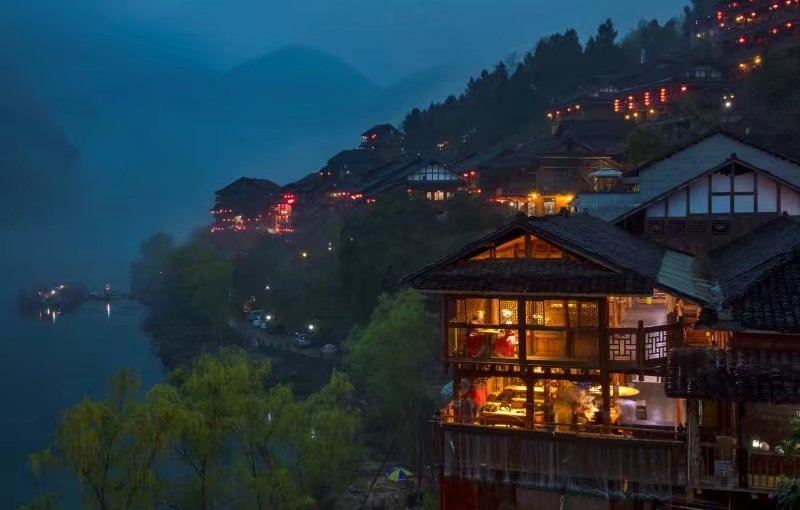 酉阳归来·江居主题酒店