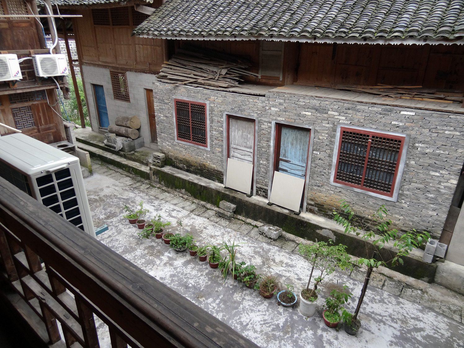 酉阳龚滩古镇逍遥居客栈