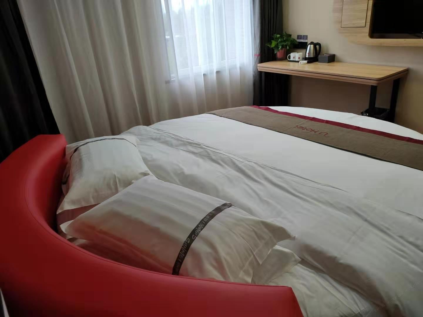 风情圆床房