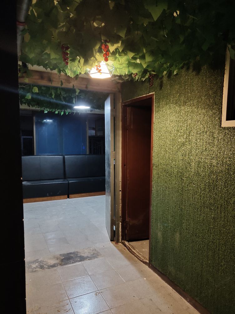 西安芳政公寓公司(9号店)