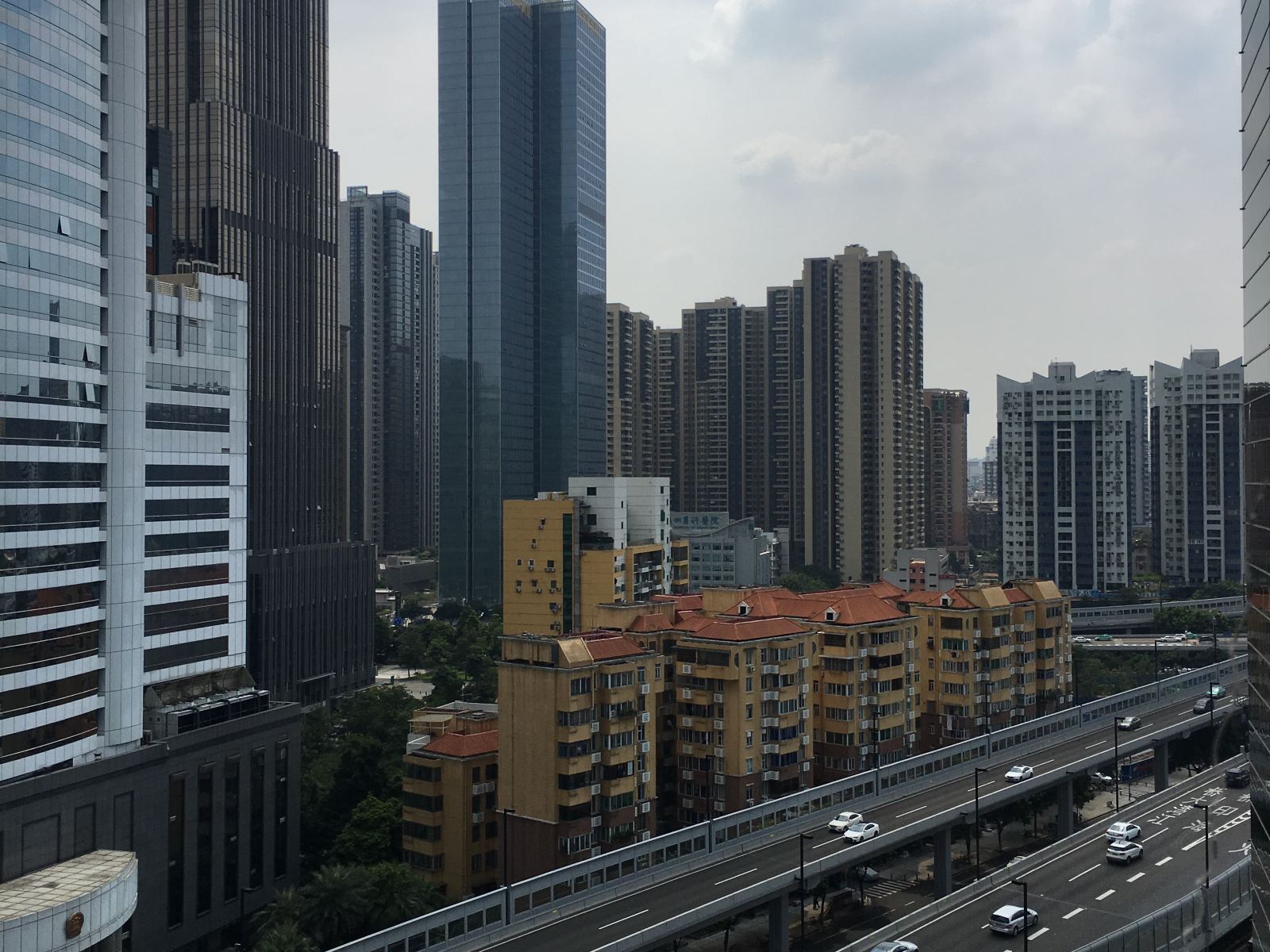 嘉庭青年旅社(广州体育西路地铁站店)
