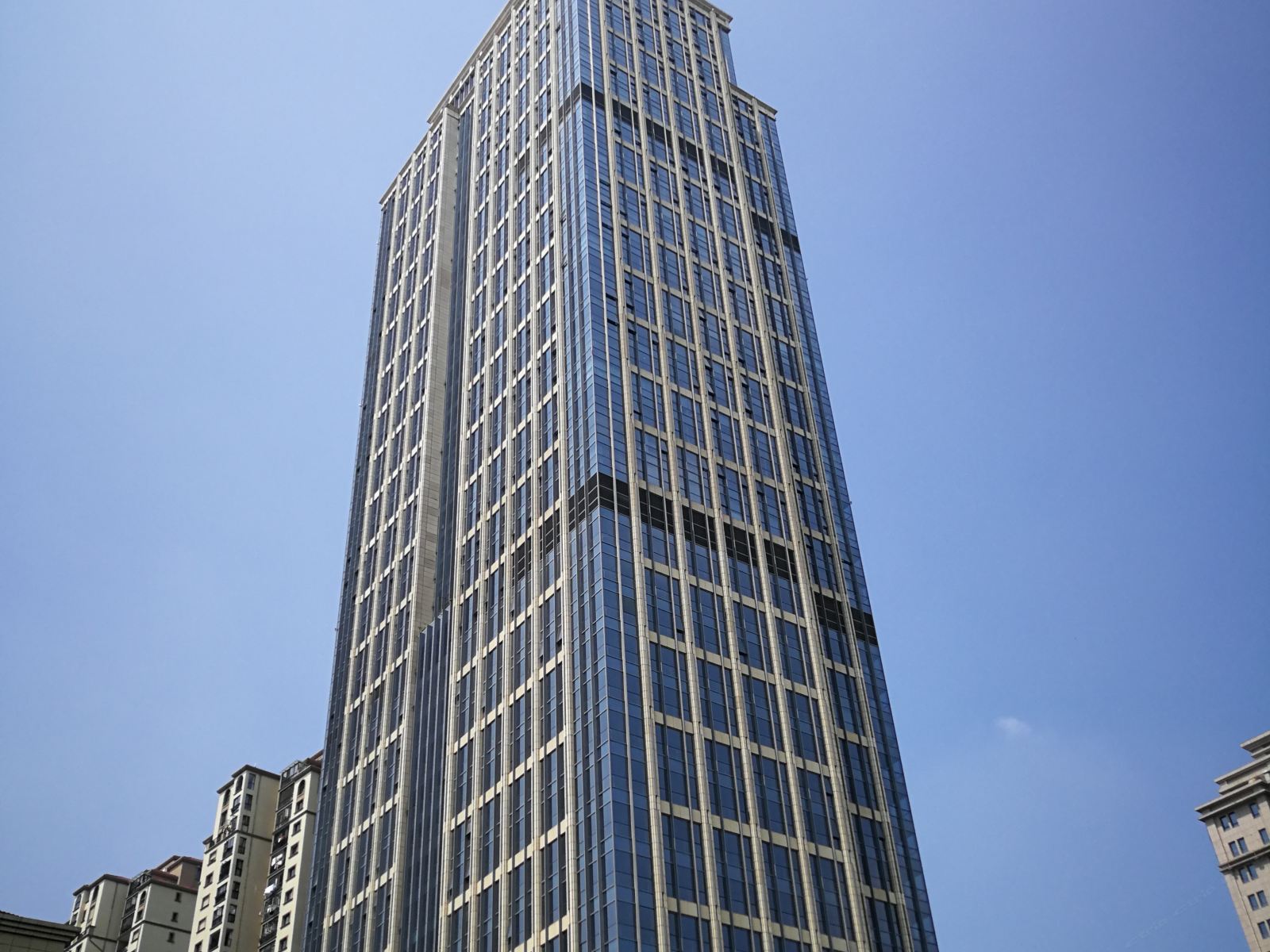 灵希酒店(南昌芯摩天轮店)