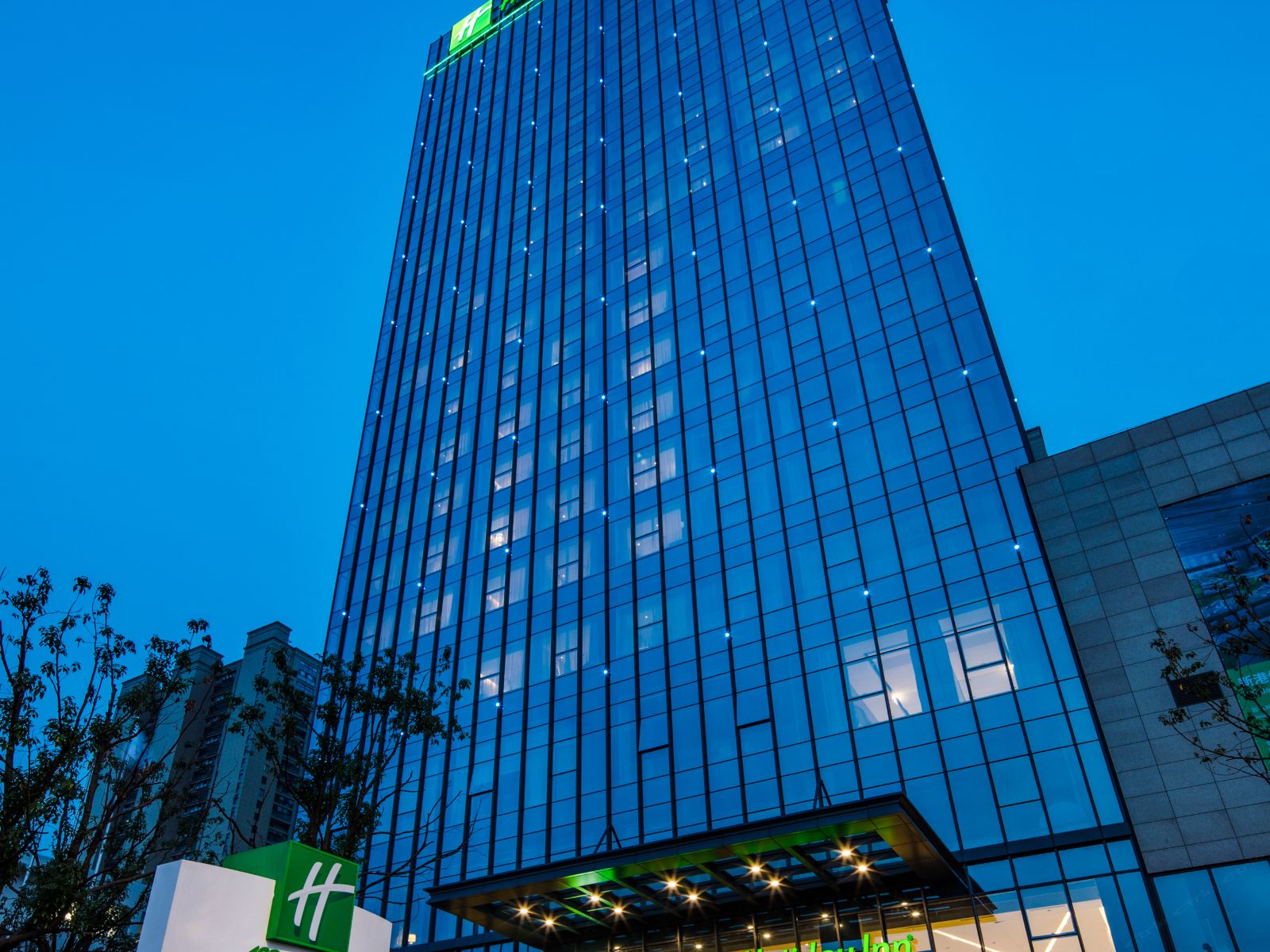 南京翠屏新港假日酒店
