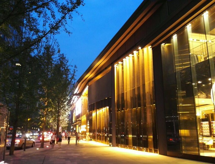 世代江畔公寓(成都天府广场店)