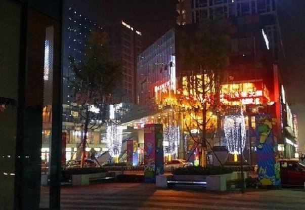 成都宜家7+1酒店