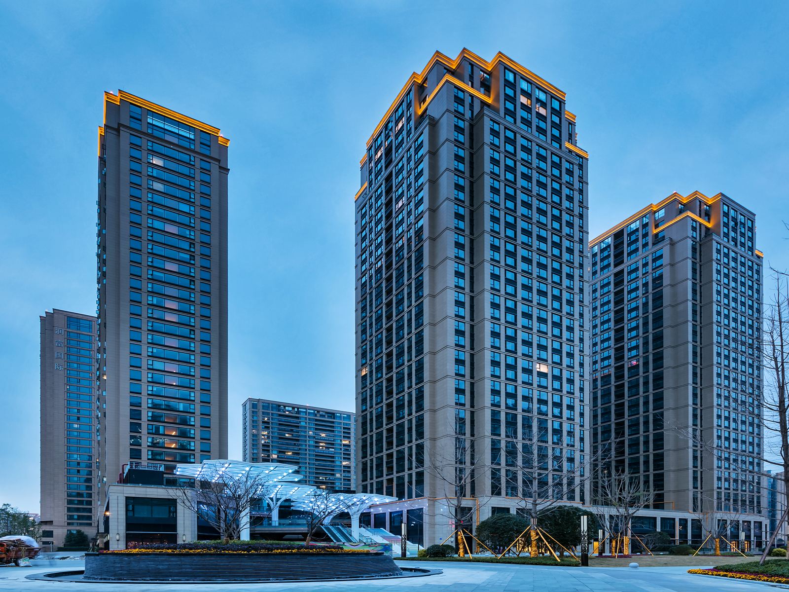 拾旅轻奢艺术公寓(成都金融城环球中心店)