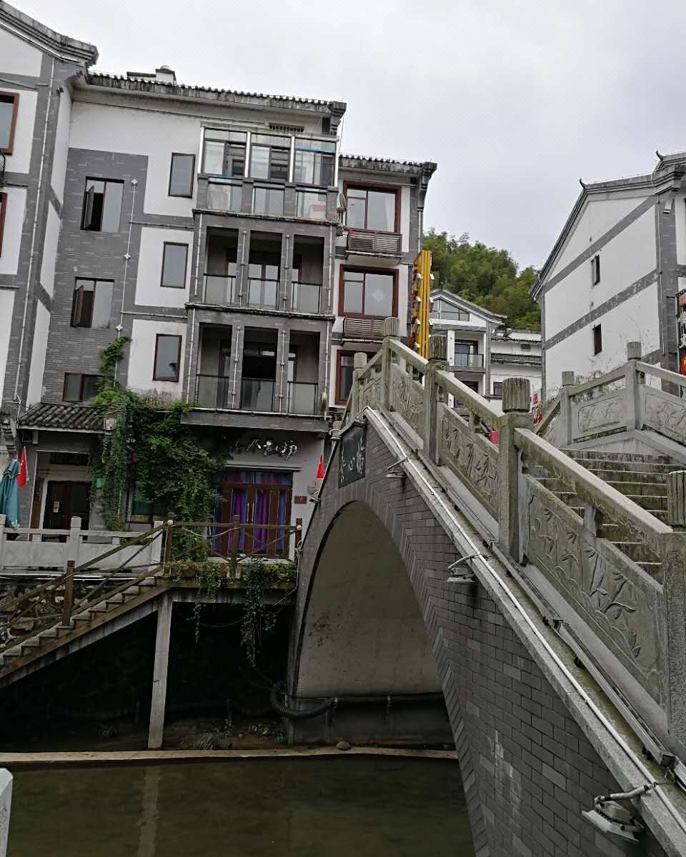 南昌山泉缘阁客栈