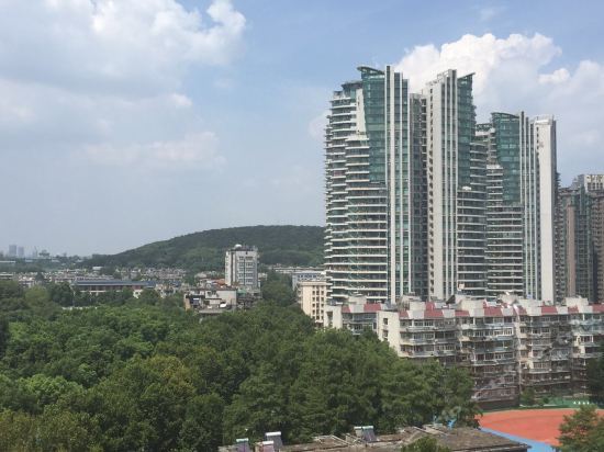 天鹅恋情侣主题酒店(武汉大学店)