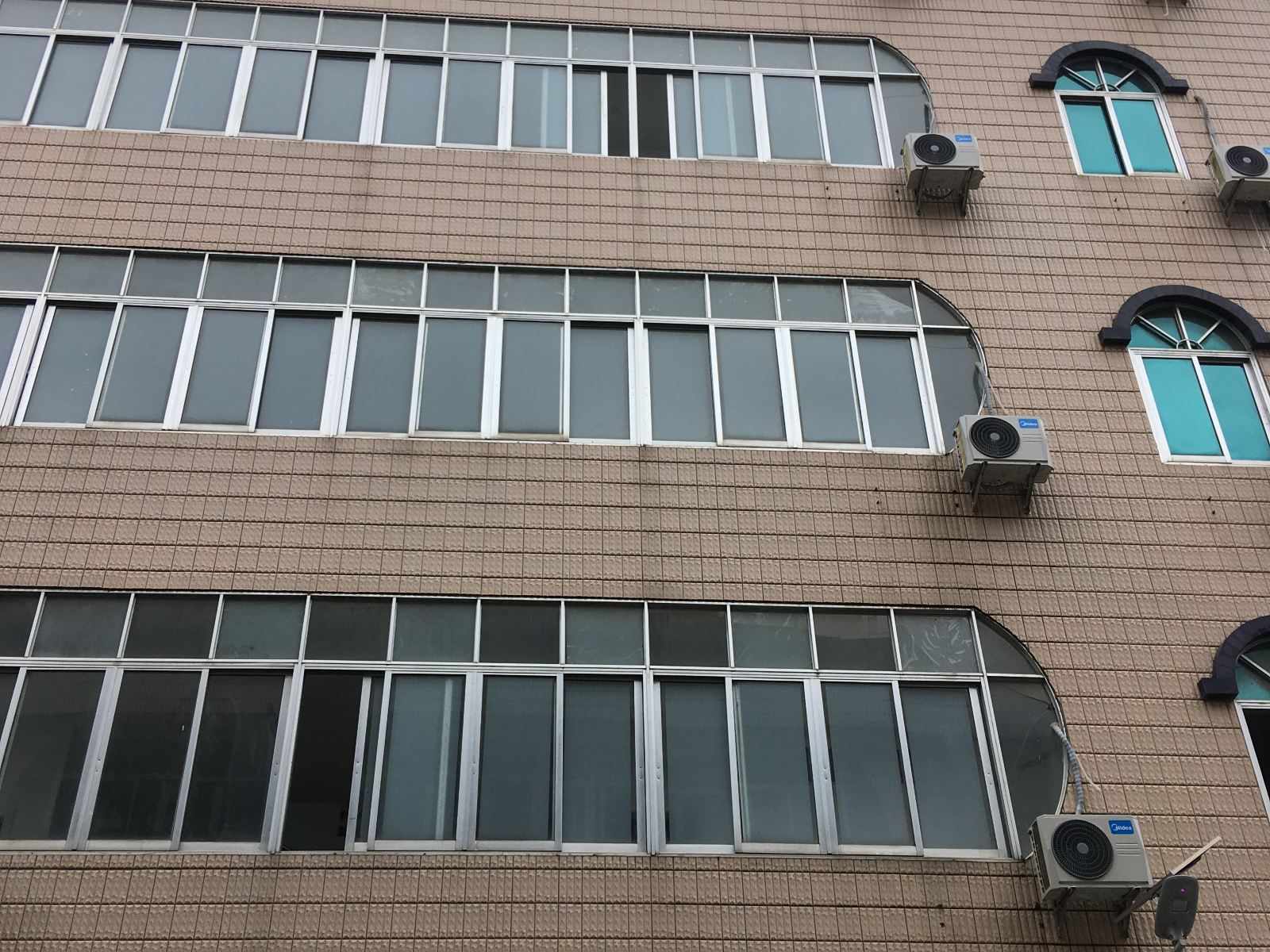 天等天利微酒店