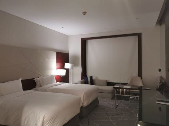 高级相连四人房