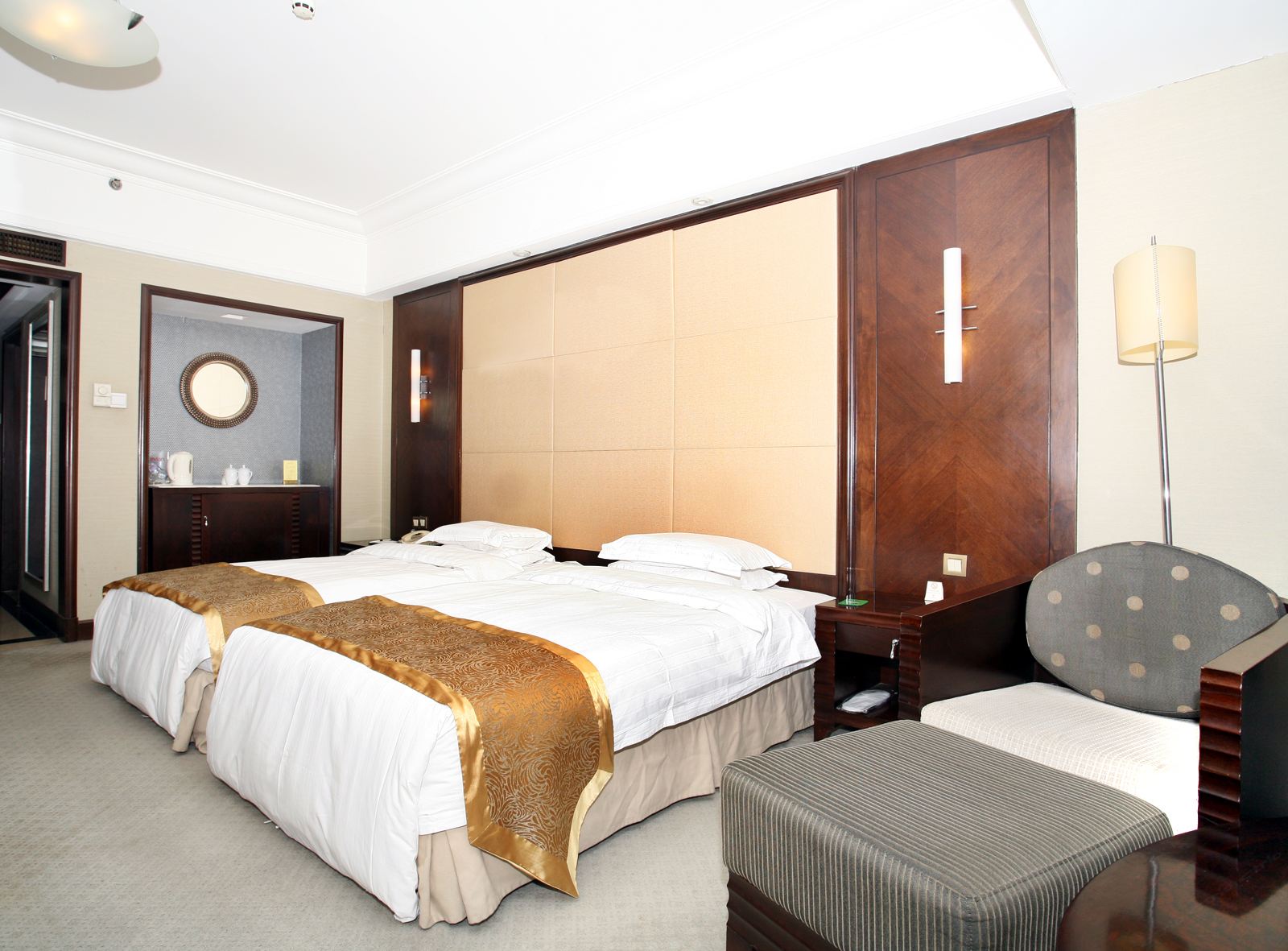 2号楼豪华双床间