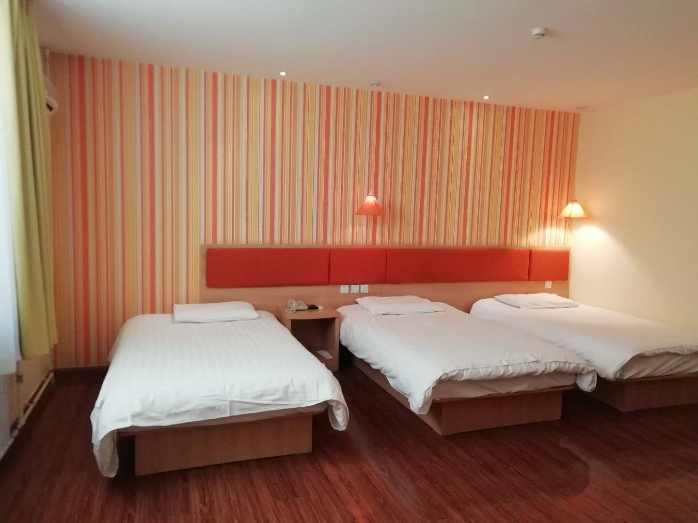 全新家庭房