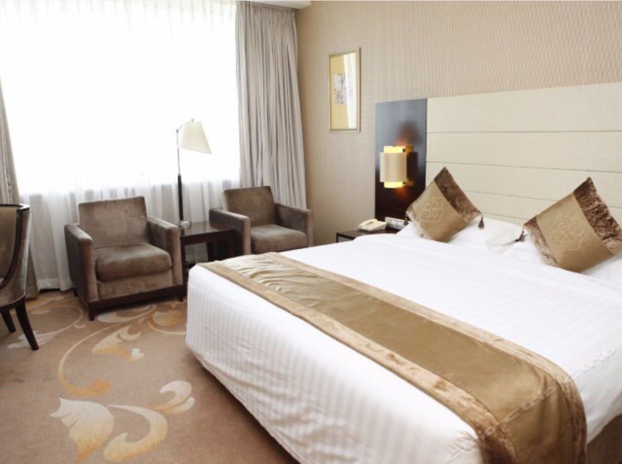 豪华商务大床房