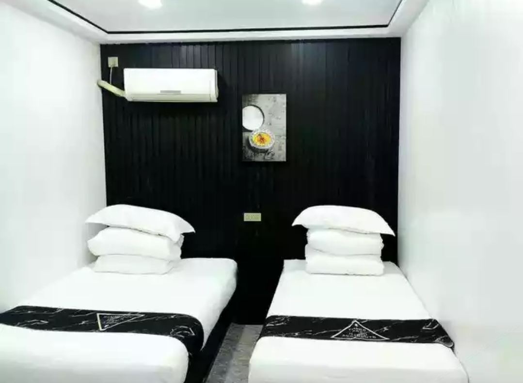 时光简约家庭房