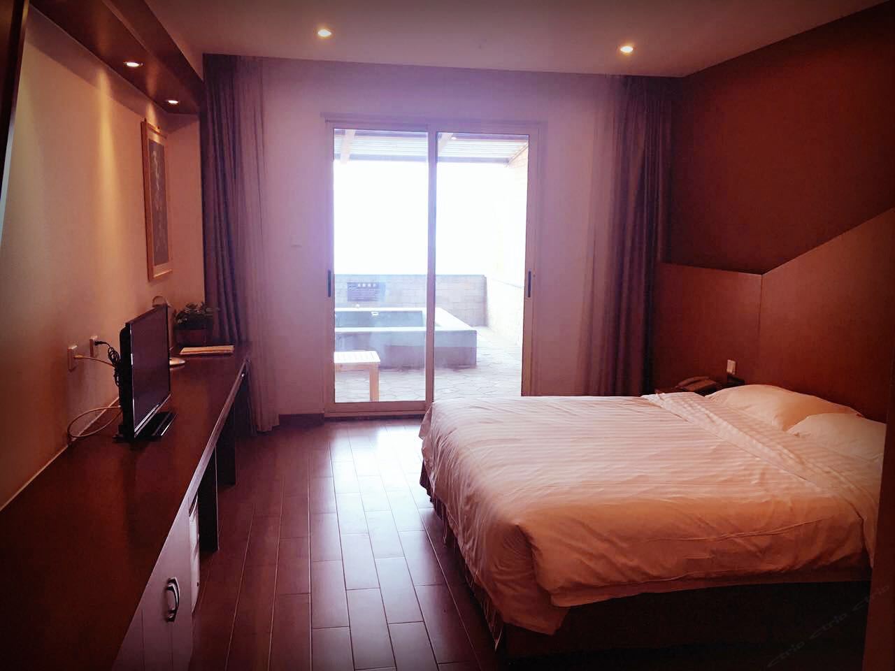 私汤温泉大床房