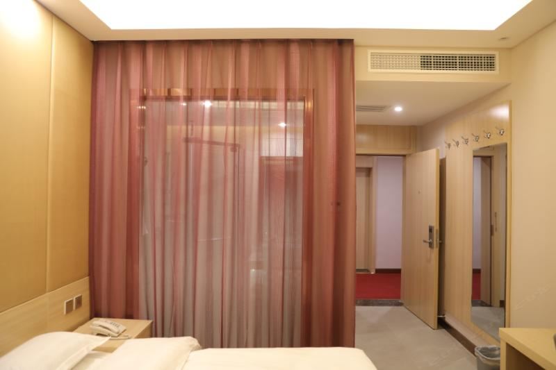 豪华大床房