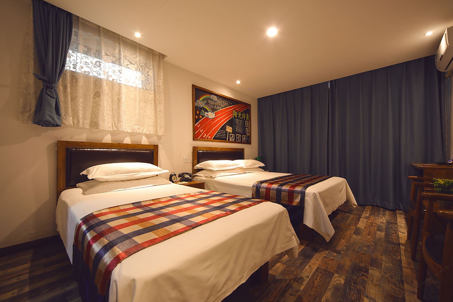 时光窗井家庭房