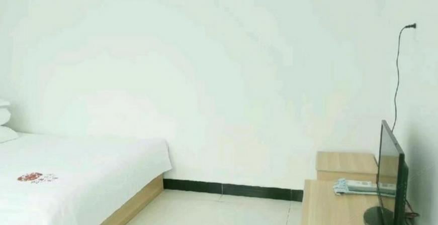 阳光大床房