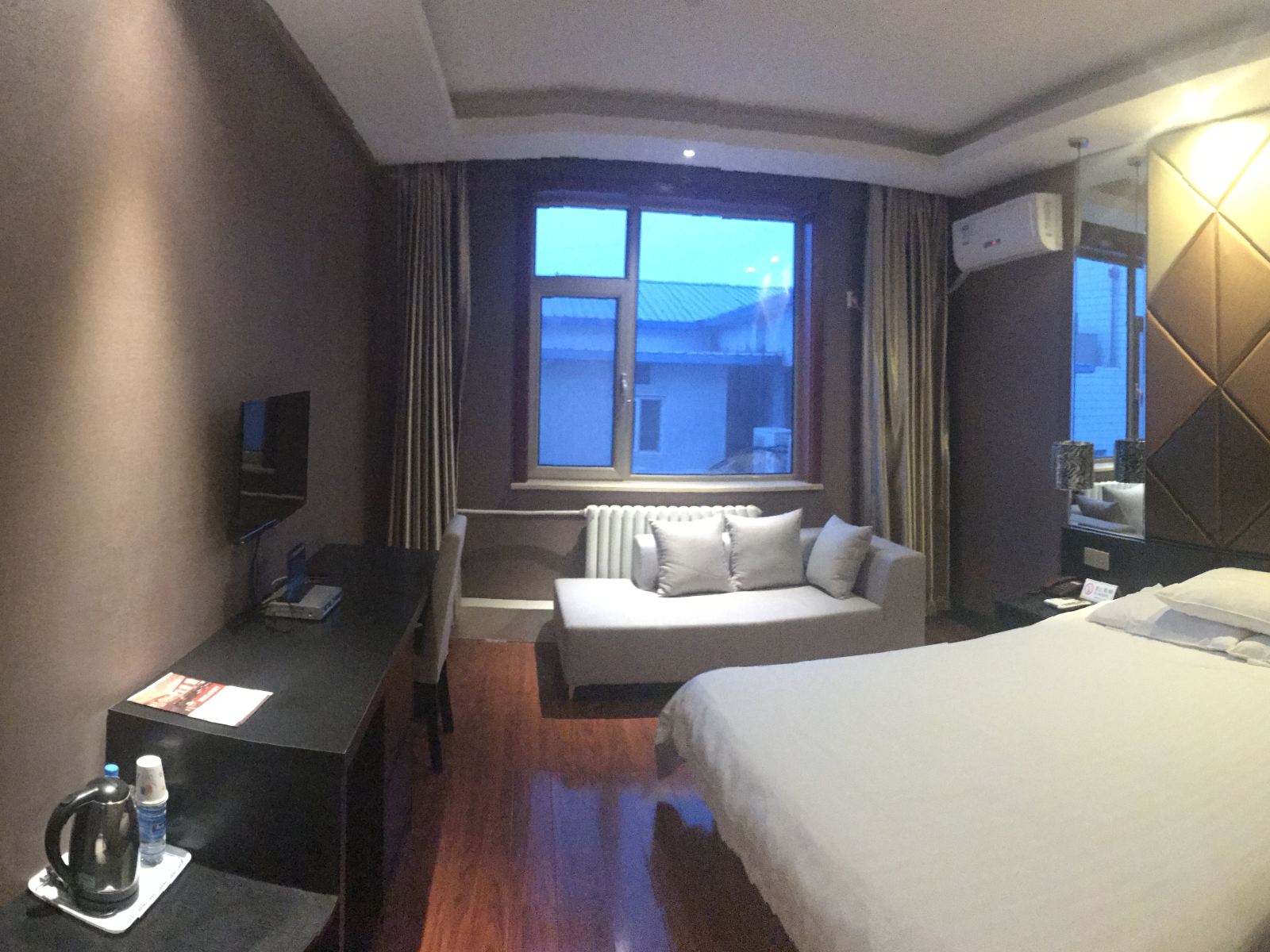 豪华大床房